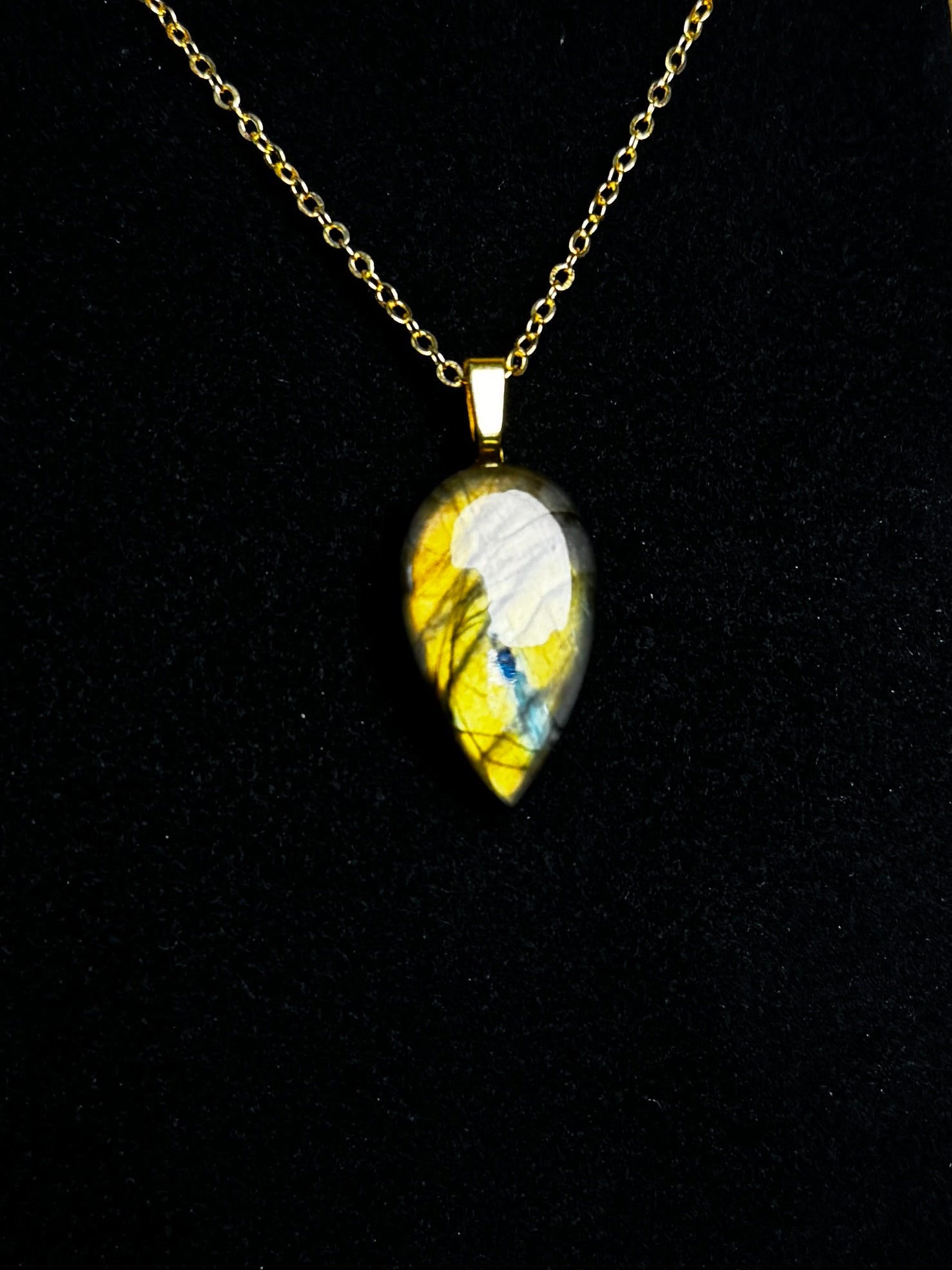 The Sunburst Stone – Golden Yellow Labradorite Necklace