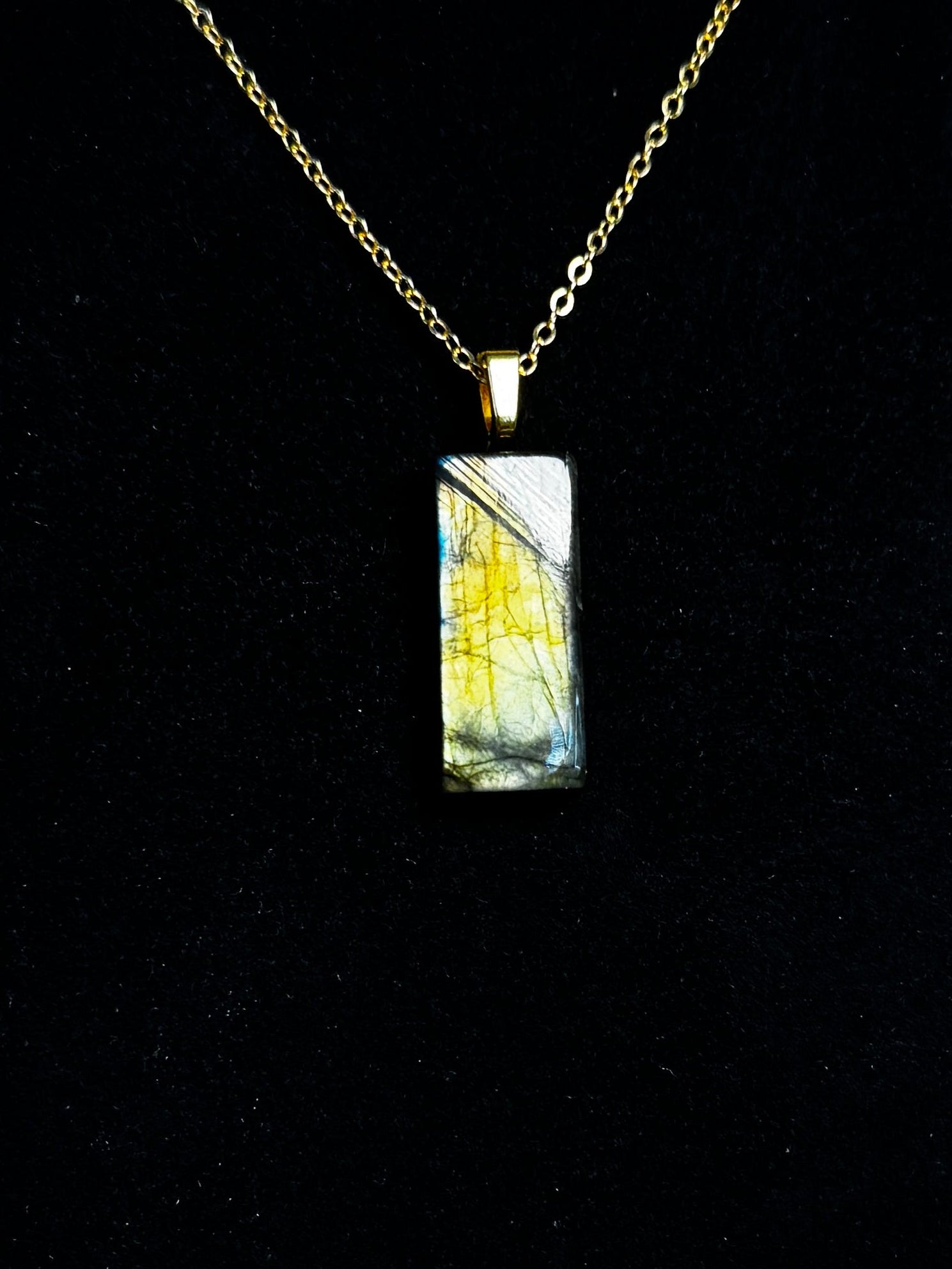 The Harvest Stone – Golden Green Labradorite Necklace