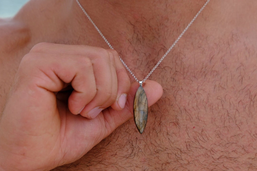 The Gilded Arrow Stone – Silver Labradorite Necklace