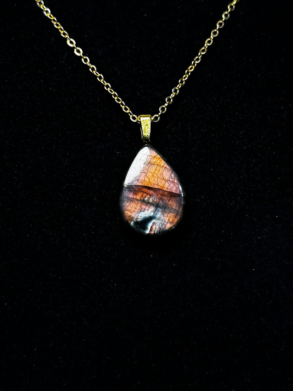 The Copper Tide Stone – Labradorite Necklace