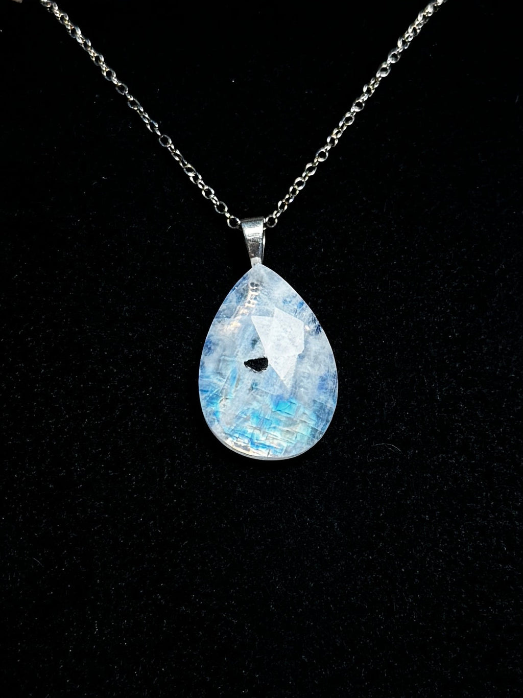 The Stillwater Moon Stone – Silver Rainbow Moonstone Necklace
