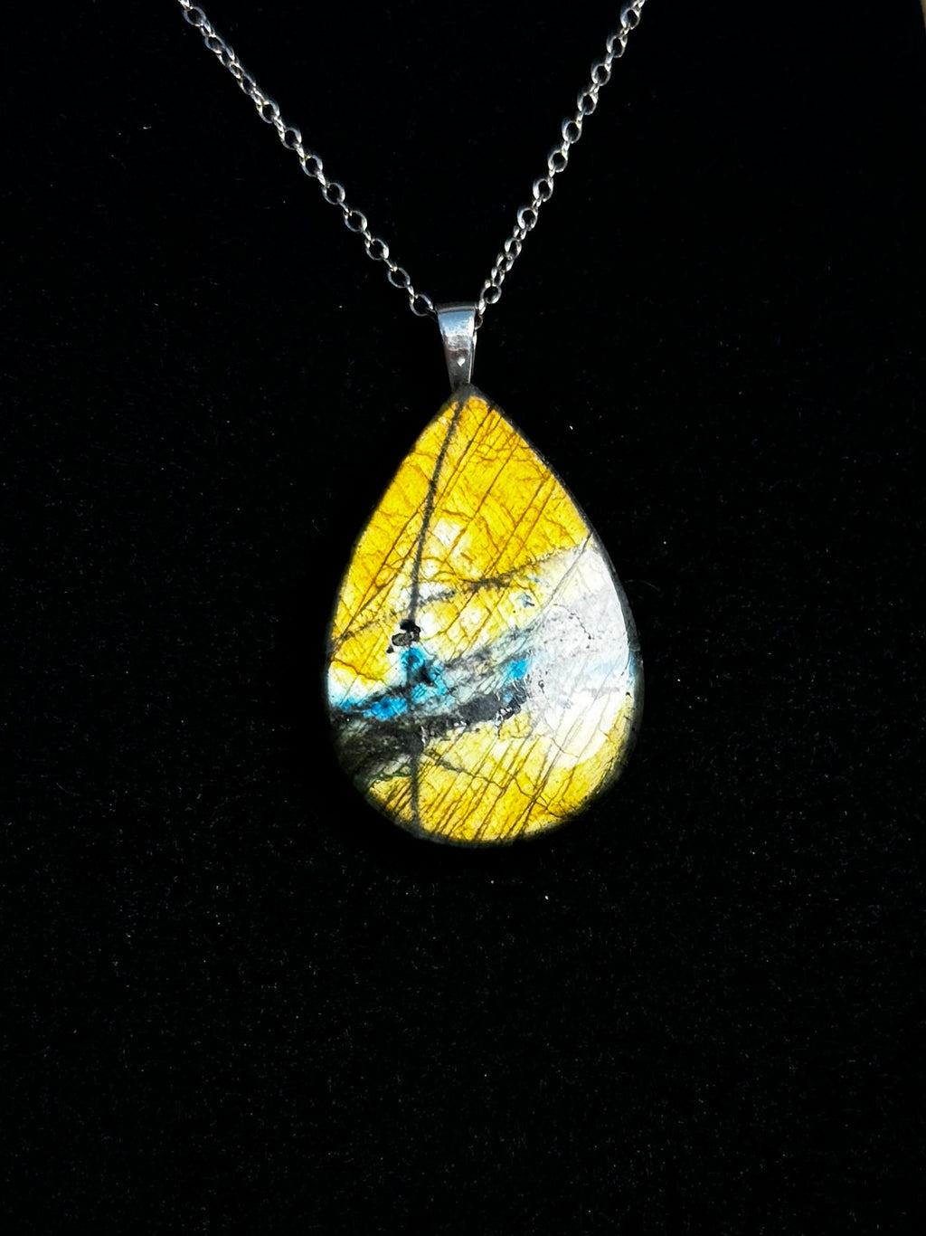 The Golden Signal Stone – Silver Labradorite Necklace