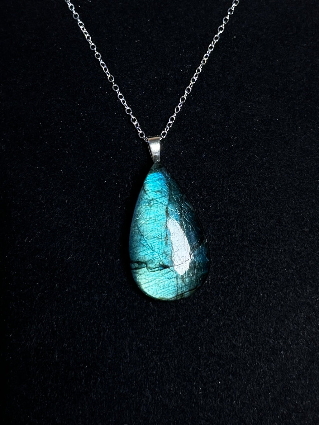 The Lagoon Stone – Teal Aqua Labradorite Necklace