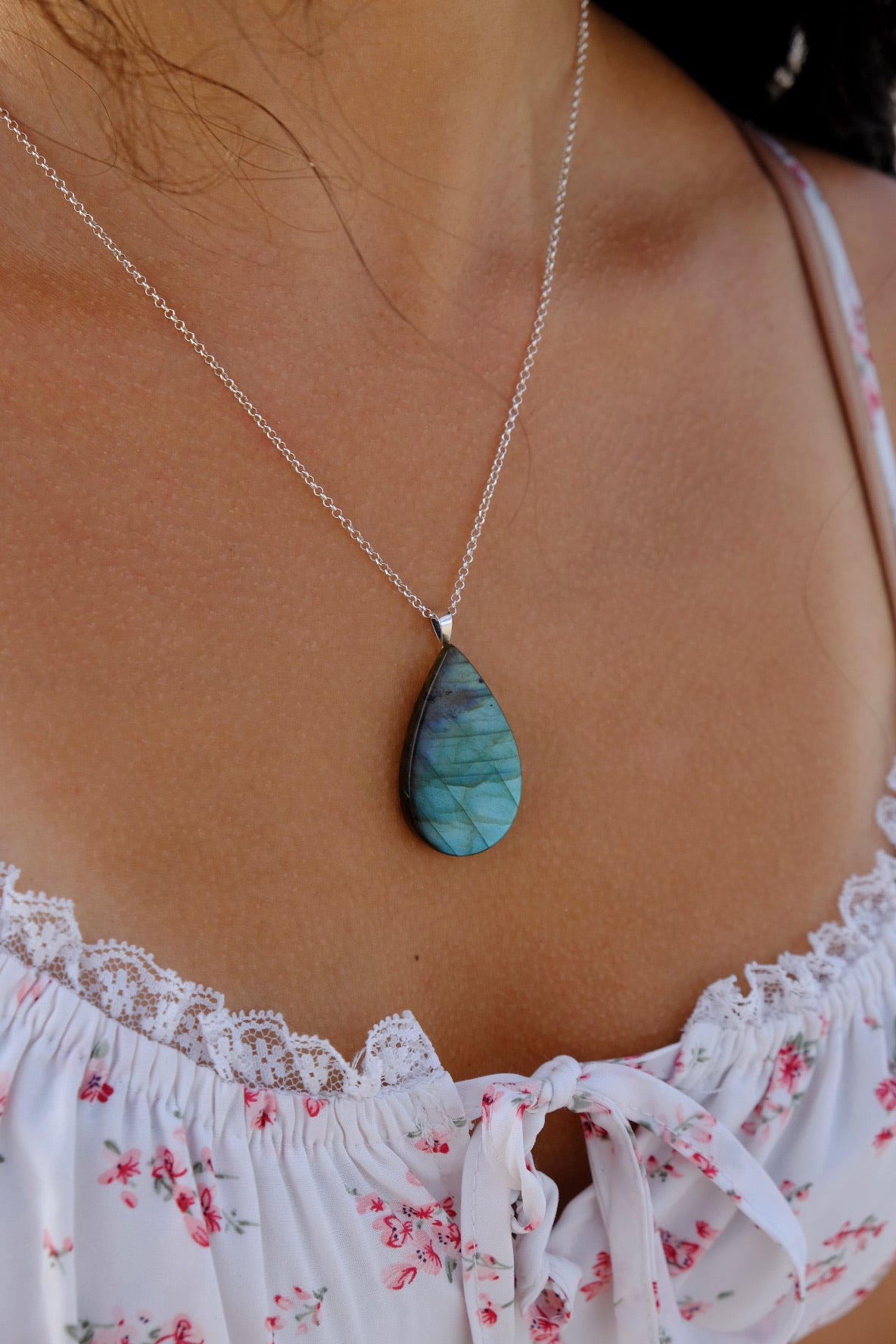 The Arctic Bloom Stone – Silver Labradorite Necklace