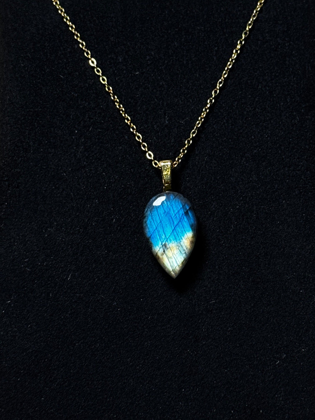 The Oracle Stone – Electric Blue Labradorite Necklace