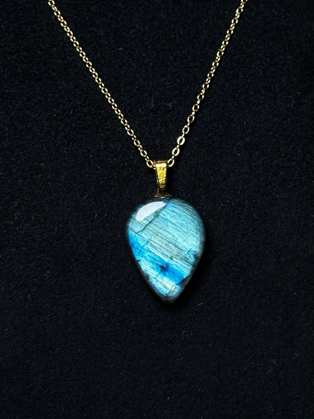 The Current Stone – Aqua Blue Labradorite Necklace
