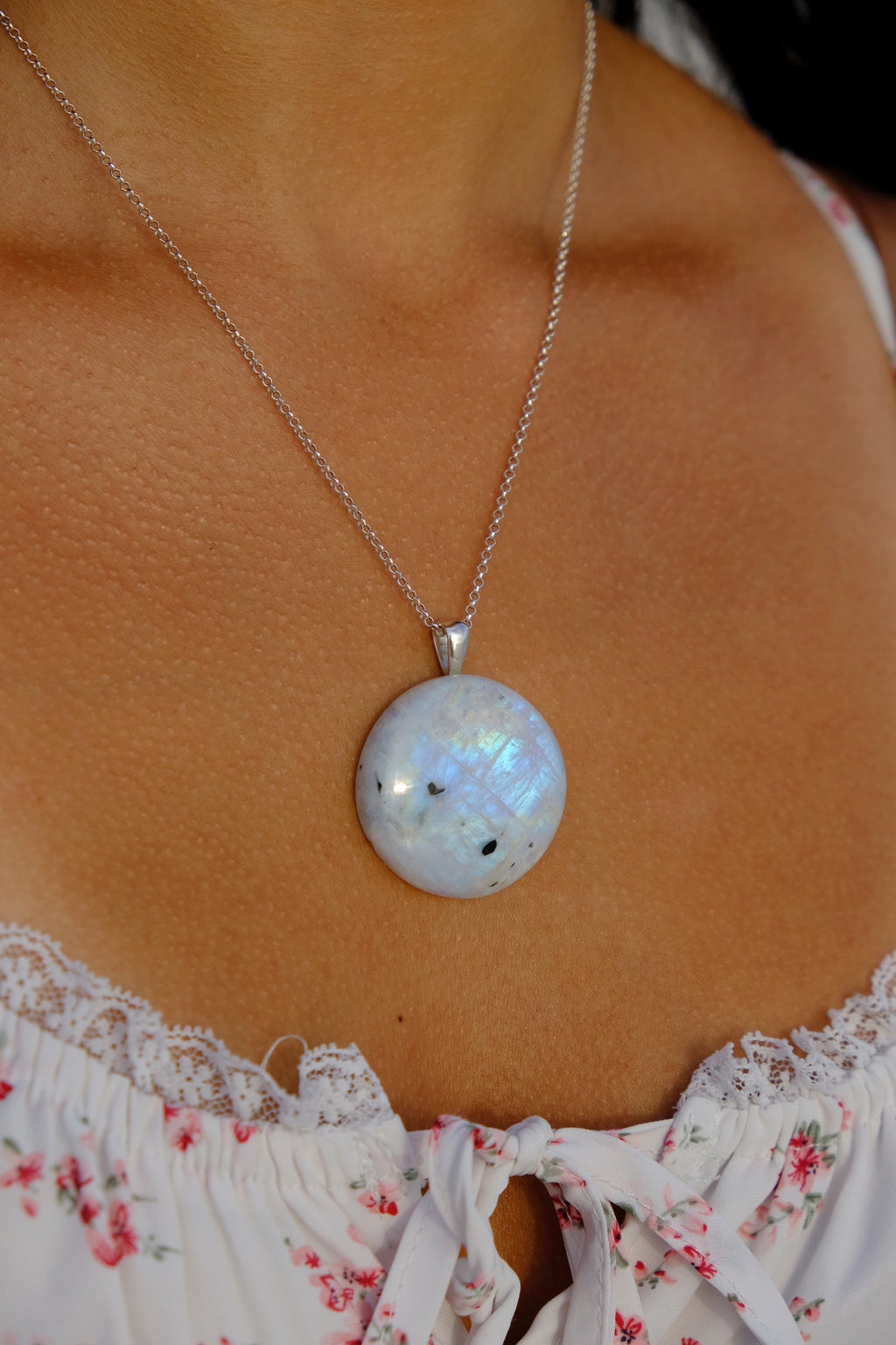 The Moon Mirror Stone – Silver Rainbow Moonstone Necklace