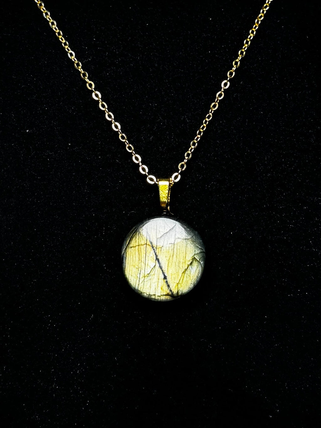 The Golden Halo Stone – Golden Yellow Labradorite Necklace