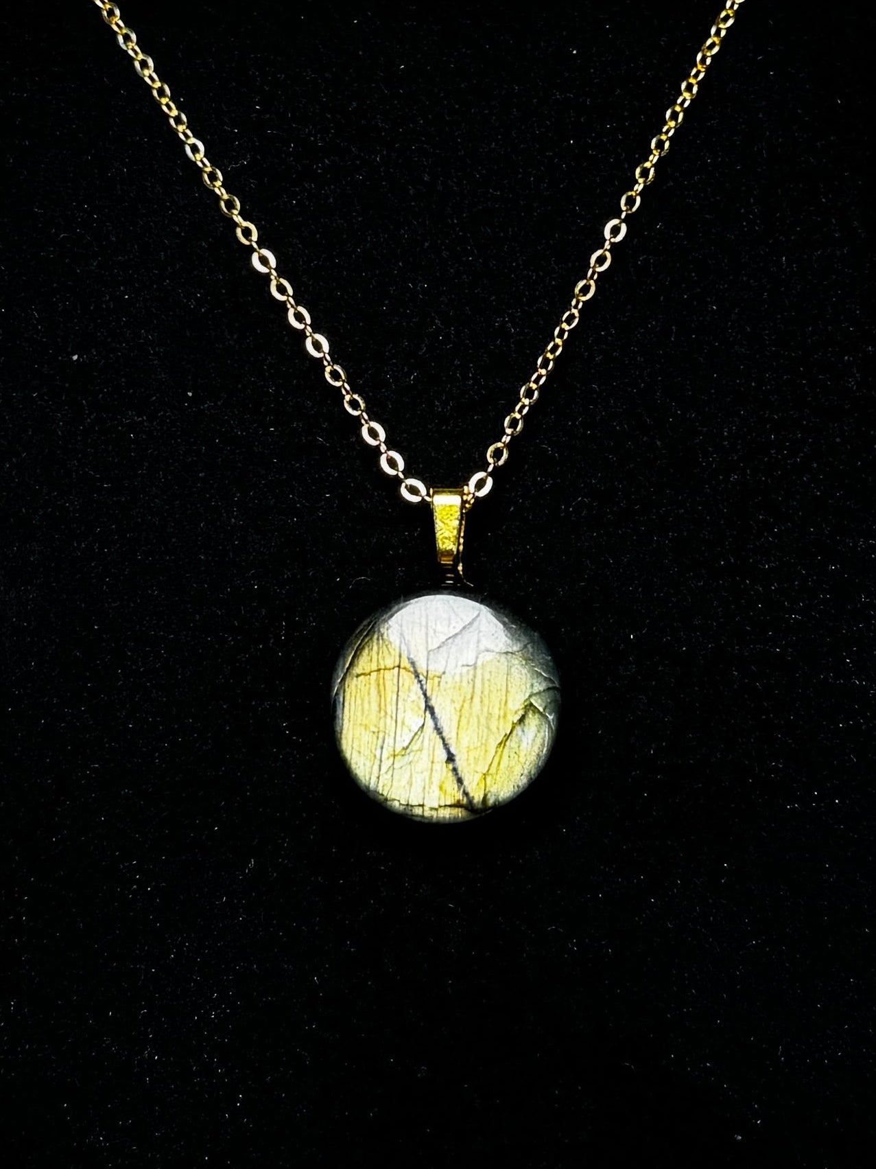 The Golden Halo Stone – Golden Yellow Labradorite Necklace