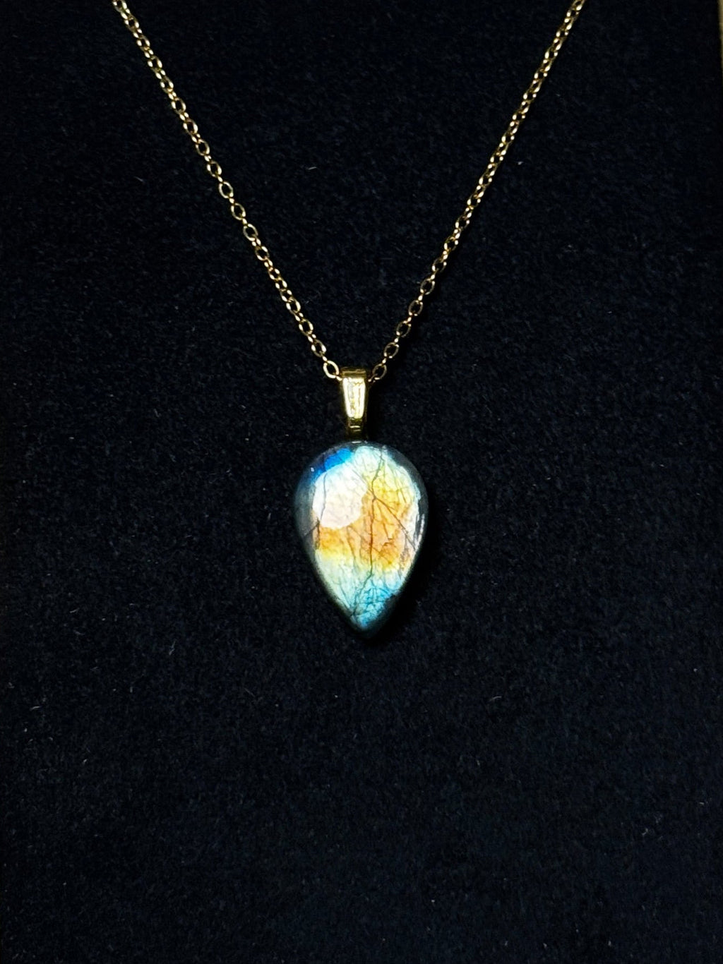The Horizon Stone – Blue Gold Labradorite Necklace