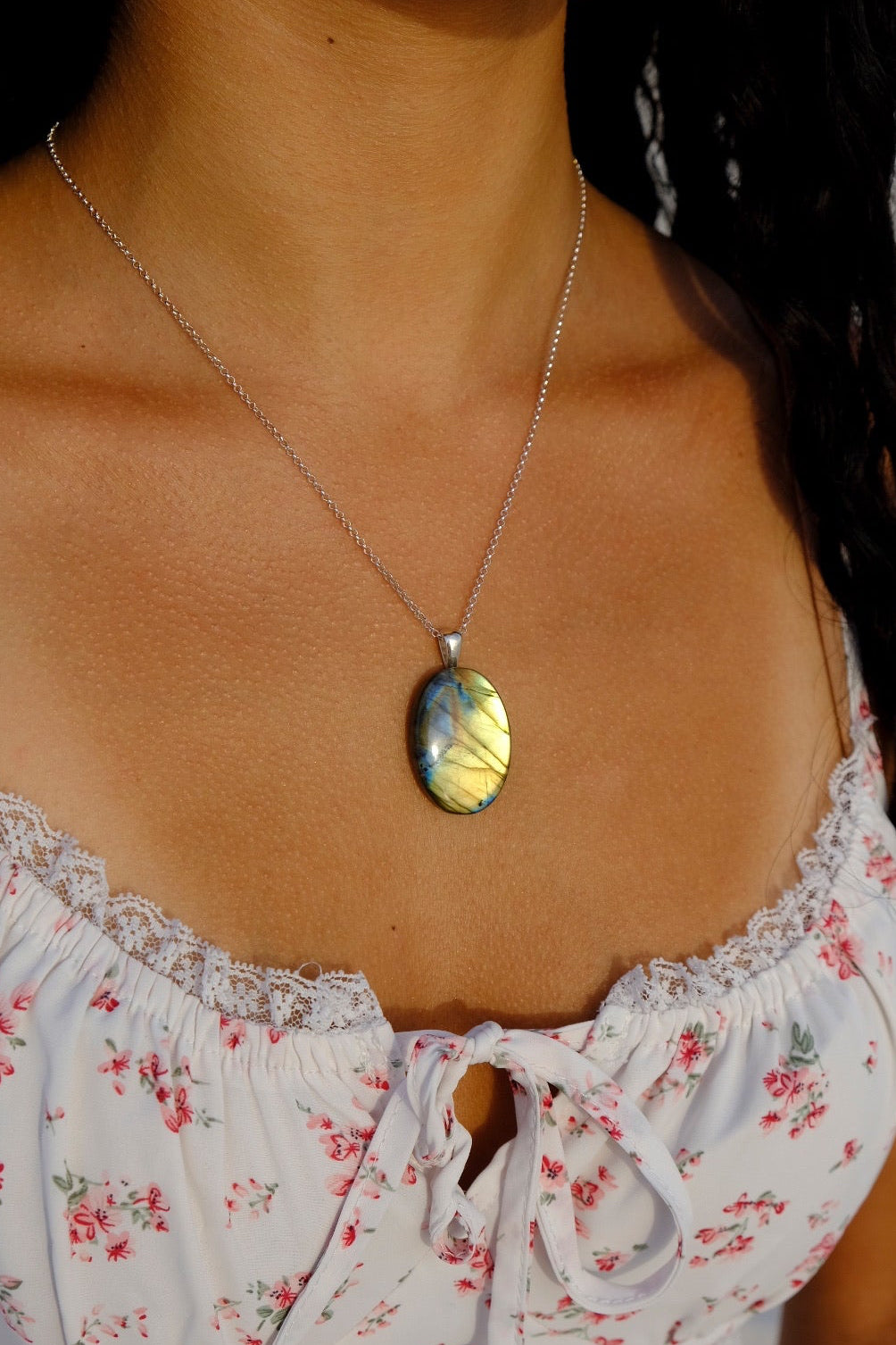 The Prism Bloom Stone – Silver Labradorite Necklace
