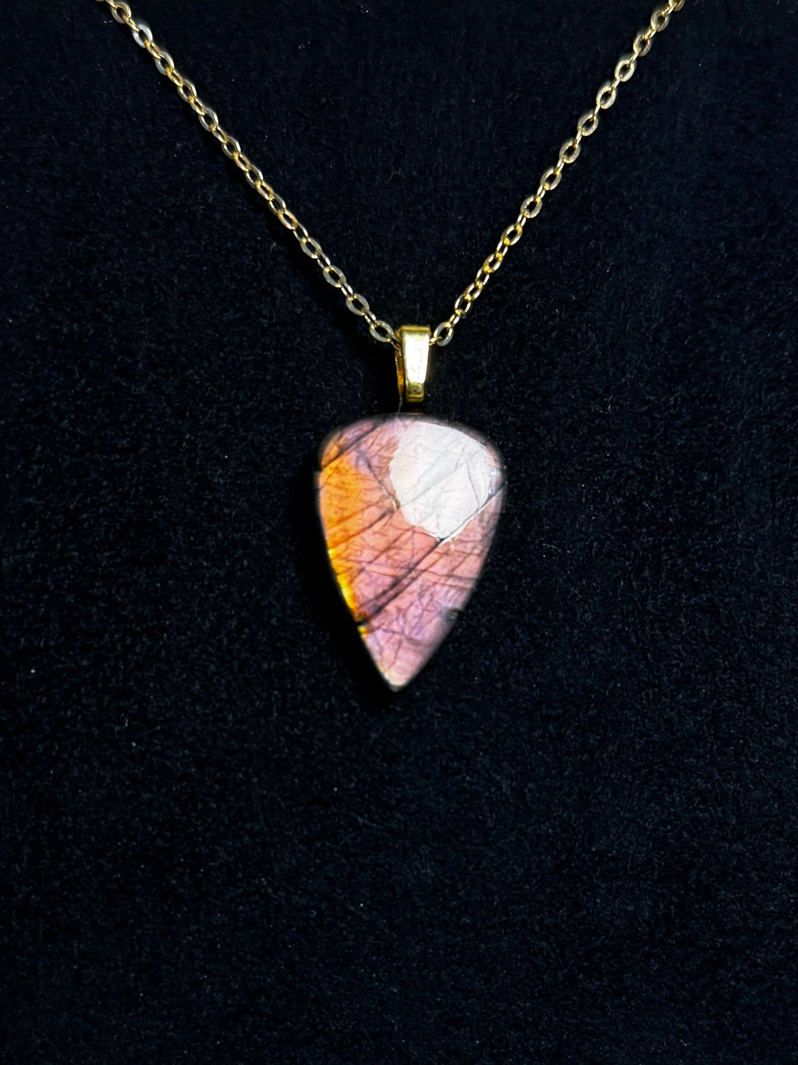 The Sunset Kiss Stone – Pink Gold Labradorite Necklace