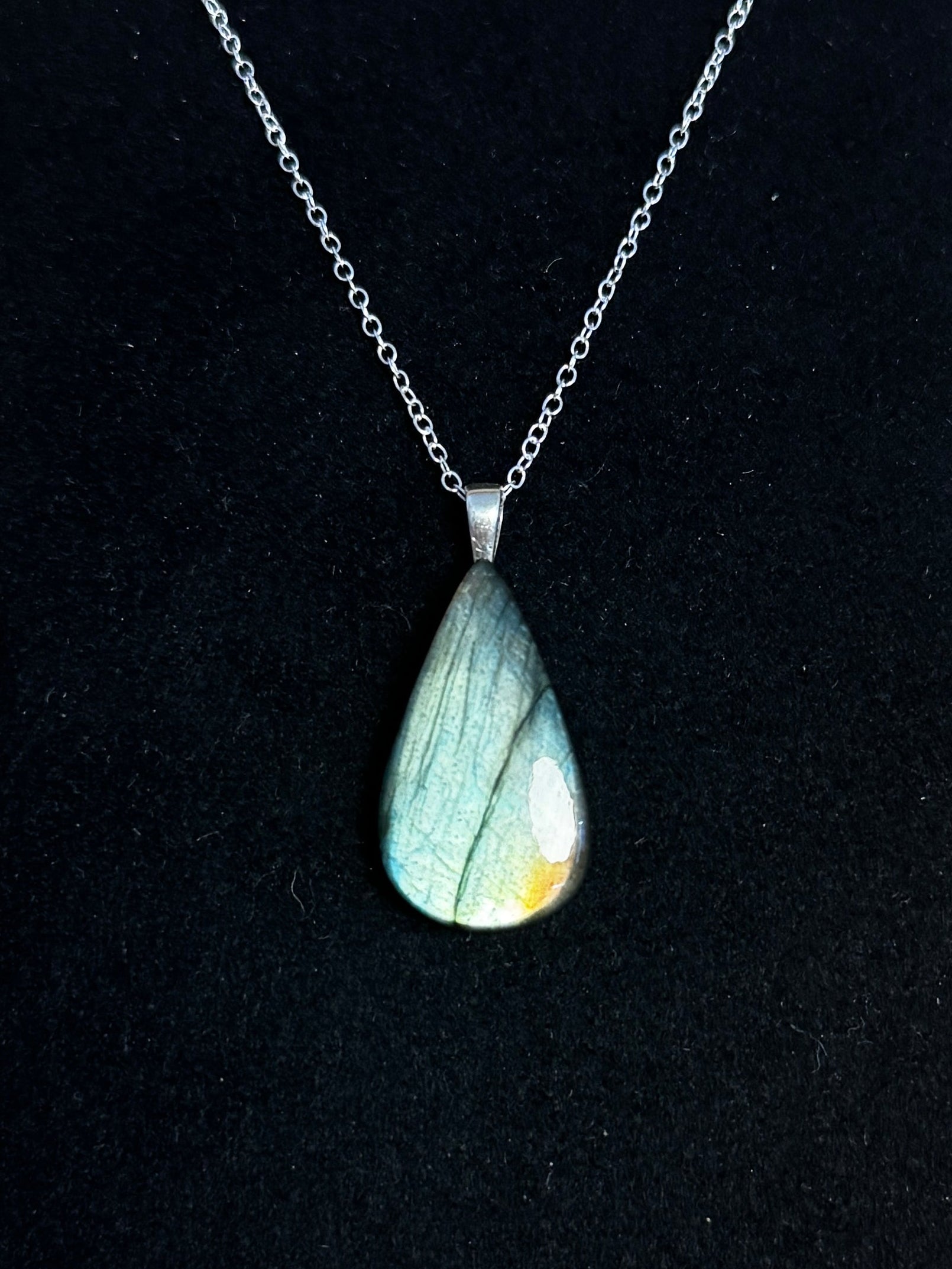 The Meadow Stone – Seafoam Green Labradorite Necklace