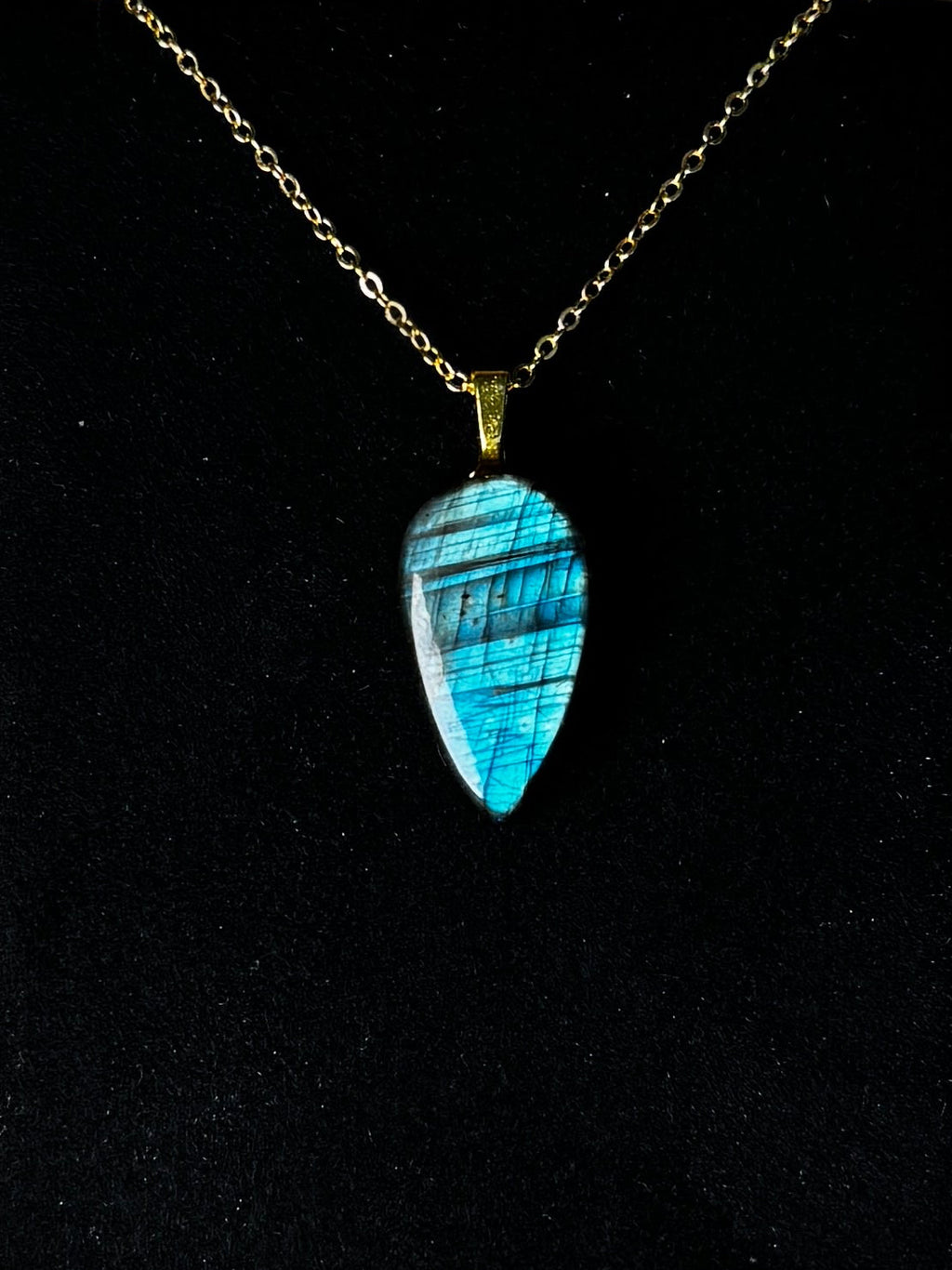The Current Stone – Electric Aqua Labradorite Necklace