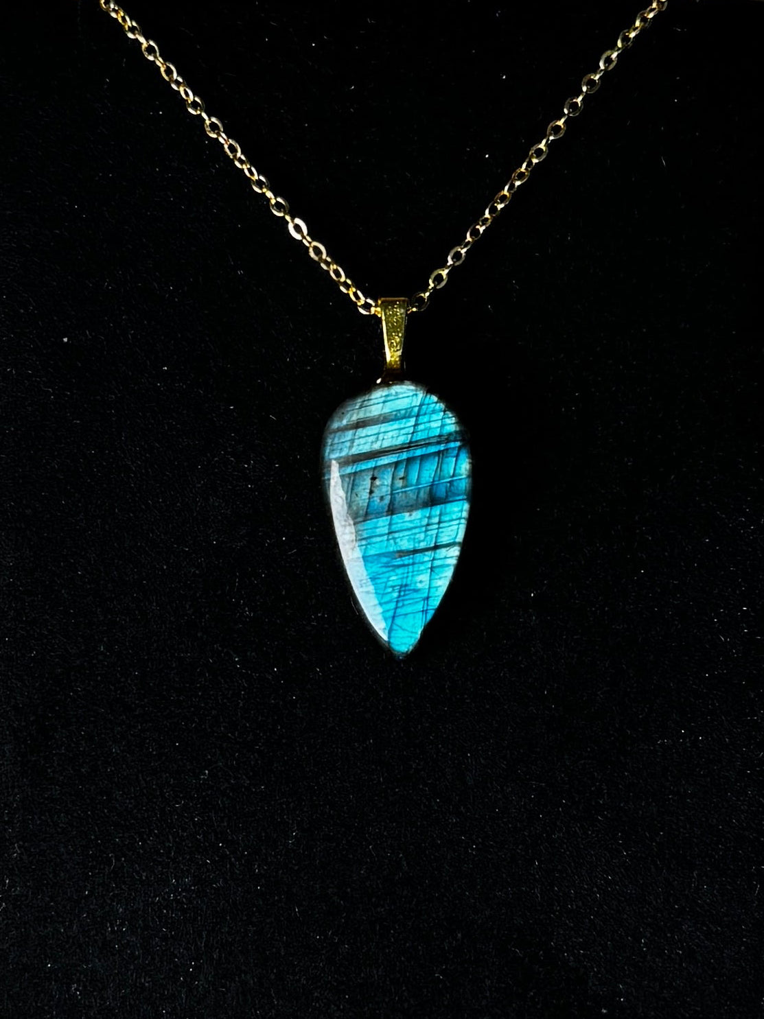 The Current Stone – Electric Aqua Labradorite Necklace