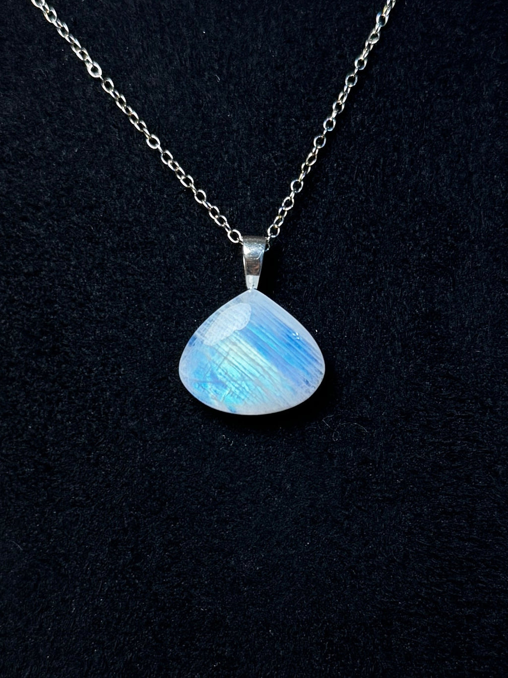 The Moonwave Stone – Silver Rainbow Moonstone Necklace