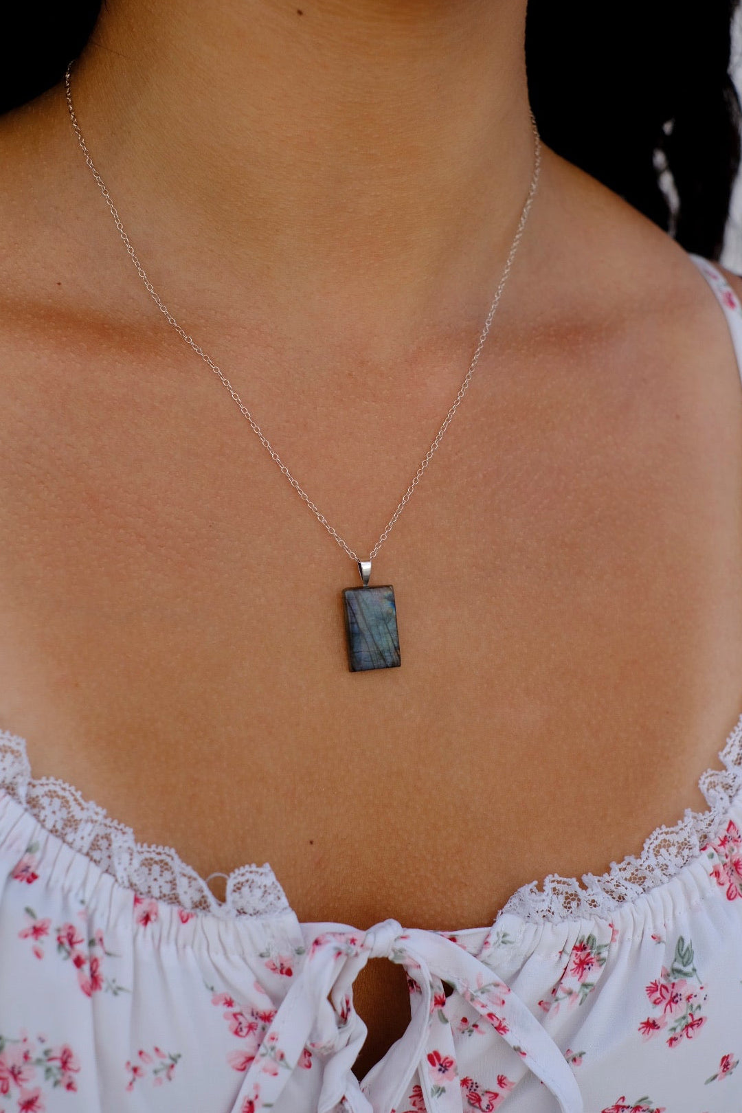 The Glass Tide Stone – Silver Labradorite Necklace