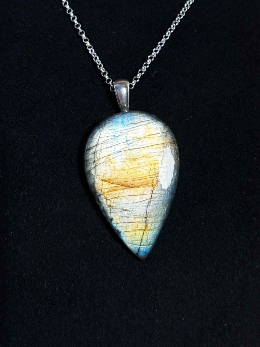 The Dawn Stone – Blue Gold Labradorite Necklace