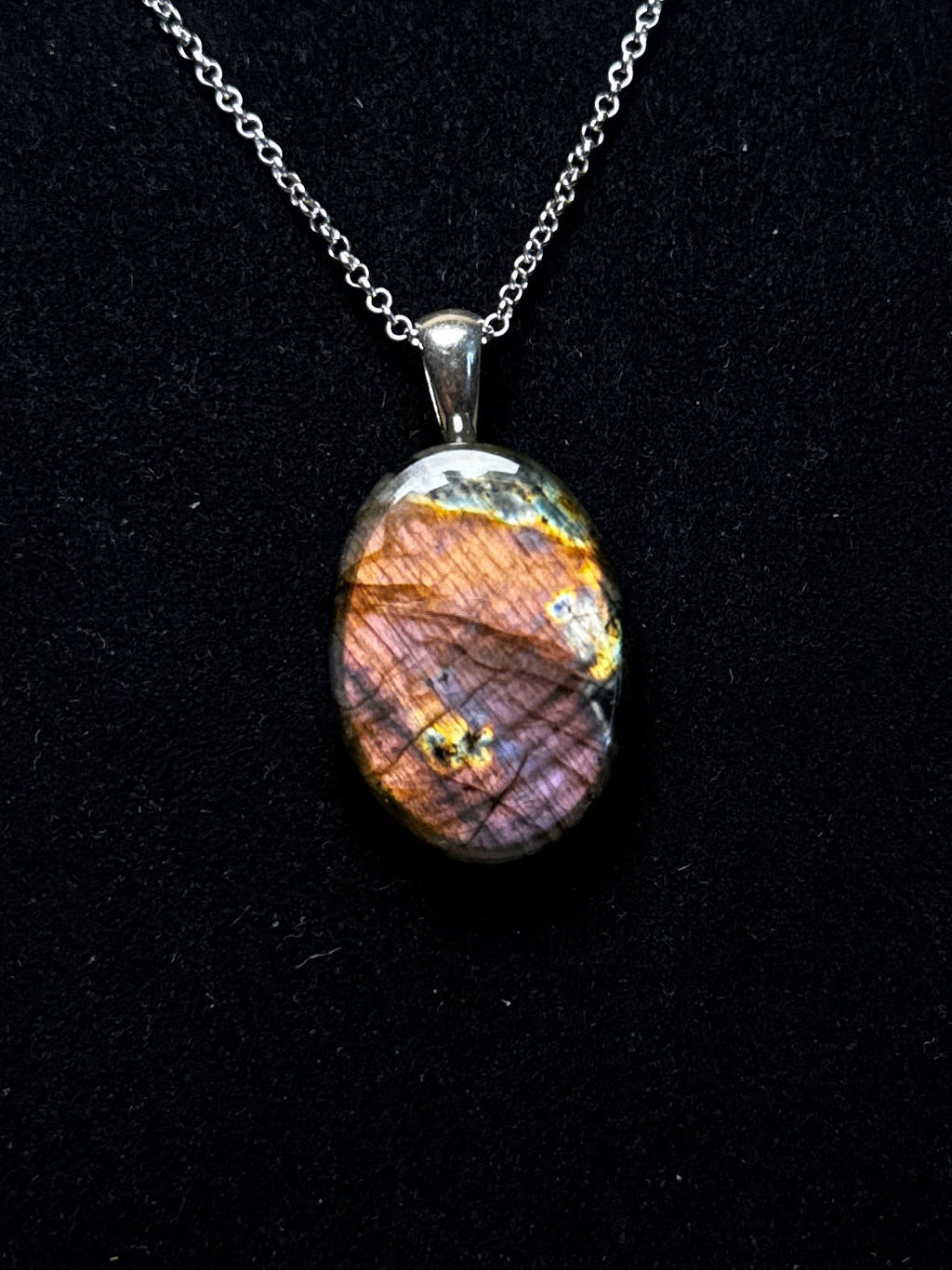 The Miracle Stone – Copper Violet Labradorite Necklace