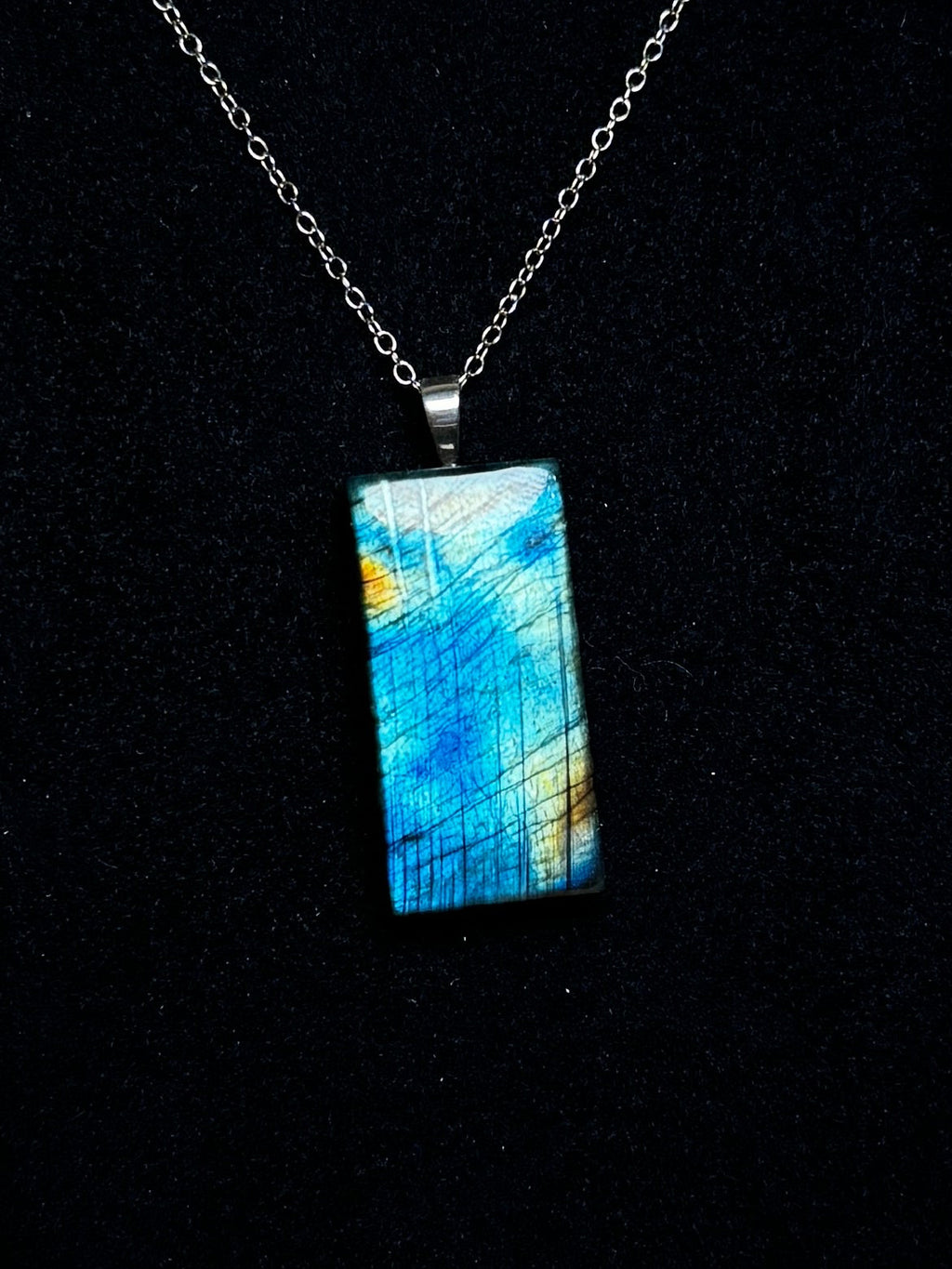 The Electric Horizon Stone – Silver Labradorite Necklace