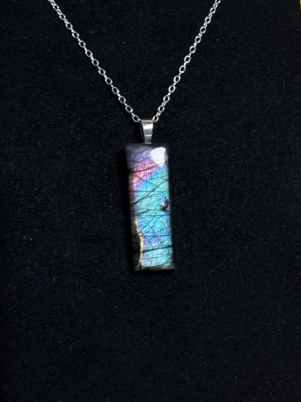 The Prism Stone – Multicolor Labradorite Necklace
