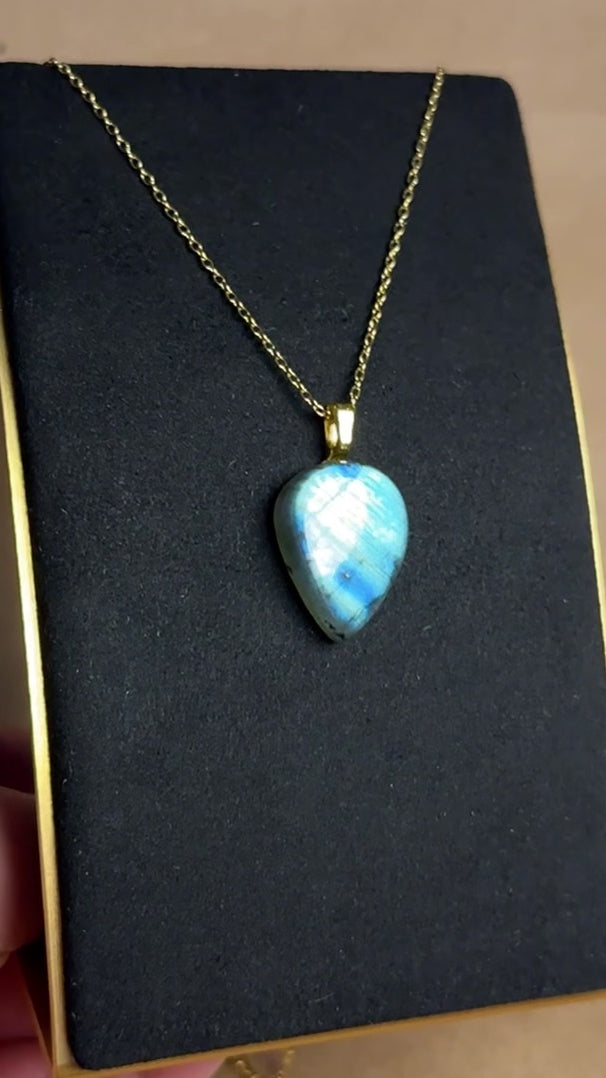 The Current Stone – Aqua Blue Labradorite Necklace